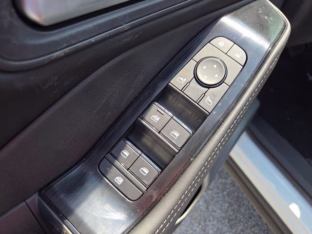 2026 Everest White Pearl Tricoat Nissan Rogue SV FWD SUV