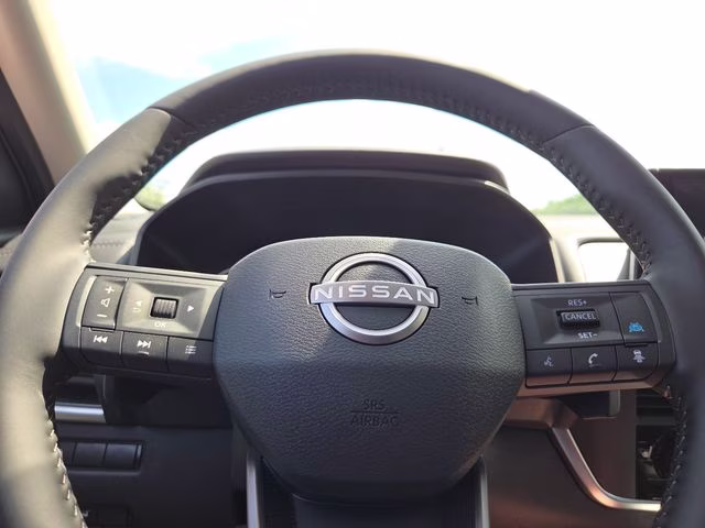 2026 Everest White Pearl Tricoat Nissan Rogue SV FWD SUV