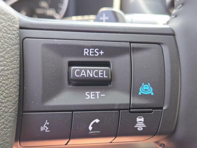 2026 Everest White Pearl Tricoat Nissan Rogue SV FWD SUV