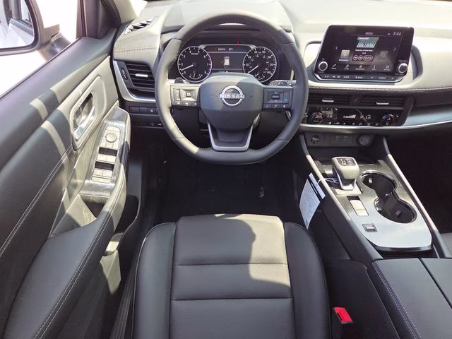 2026 Everest White Pearl Tricoat Nissan Rogue SV FWD SUV