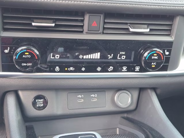 2026 Everest White Pearl Tricoat Nissan Rogue SV FWD SUV