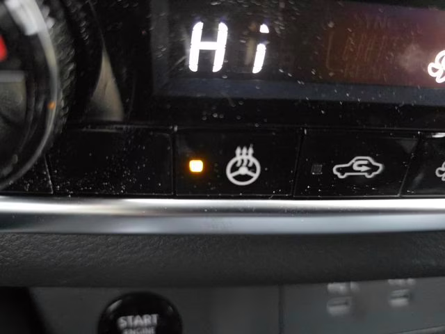 2026 Everest White Pearl Tricoat Nissan Rogue SV FWD SUV