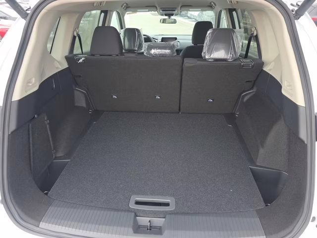 2026 Everest White Pearl Tricoat Nissan Rogue SV AWD SUV