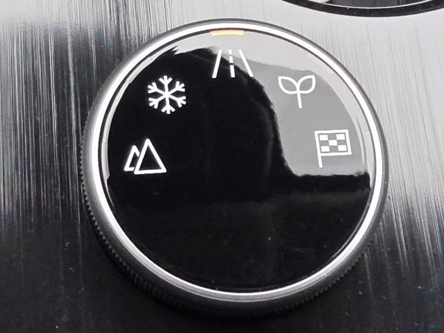 2026 Everest White Pearl Tricoat Nissan Rogue Dark Armor AWD SUV
