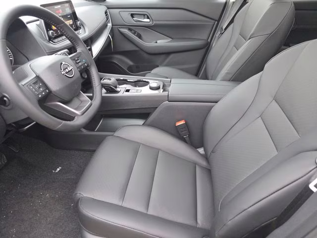 2026 Everest White Pearl Tricoat Nissan Rogue Dark Armor AWD SUV
