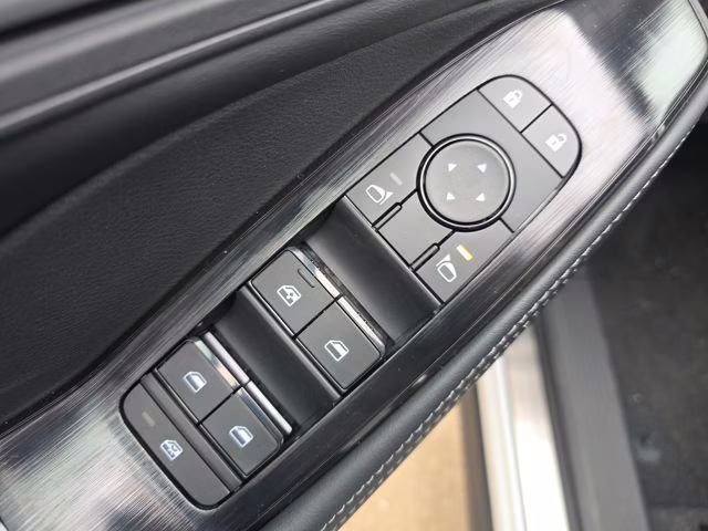 2026 Everest White Pearl Tricoat Nissan Rogue Dark Armor AWD SUV