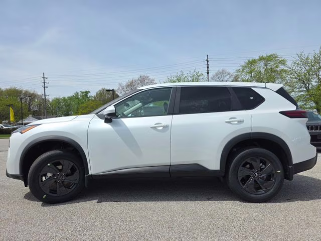 2026 Everest White Pearl Tricoat Nissan Rogue SV AWD SUV