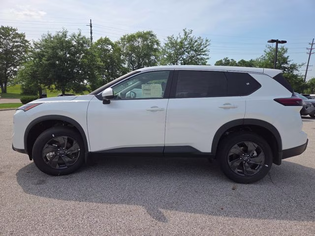 2026 Everest White Pearl Tricoat Nissan Rogue SV AWD SUV