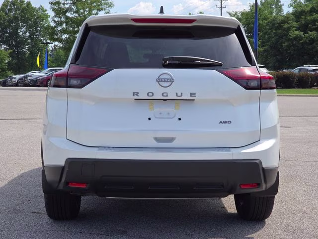 2026 Everest White Pearl Tricoat Nissan Rogue SV AWD SUV