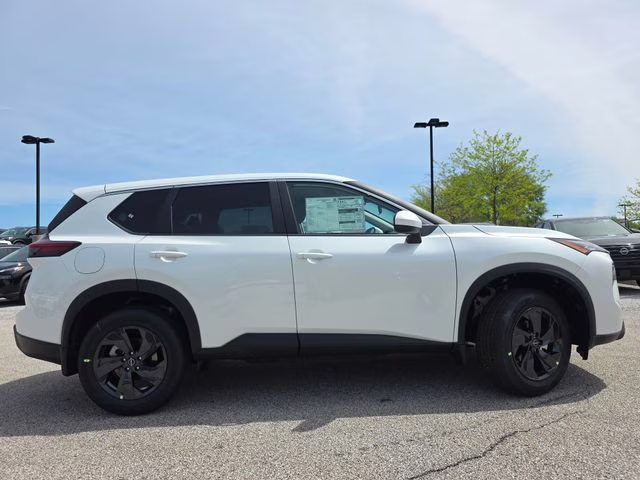 2026 Everest White Pearl Tricoat Nissan Rogue SV AWD SUV