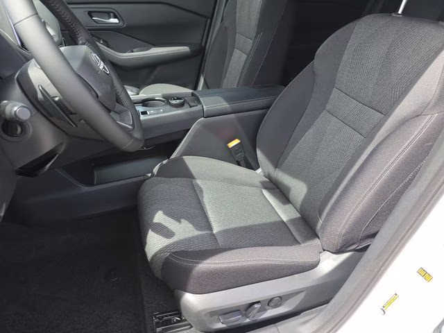 2026 Everest White Pearl Tricoat Nissan Rogue SV AWD SUV