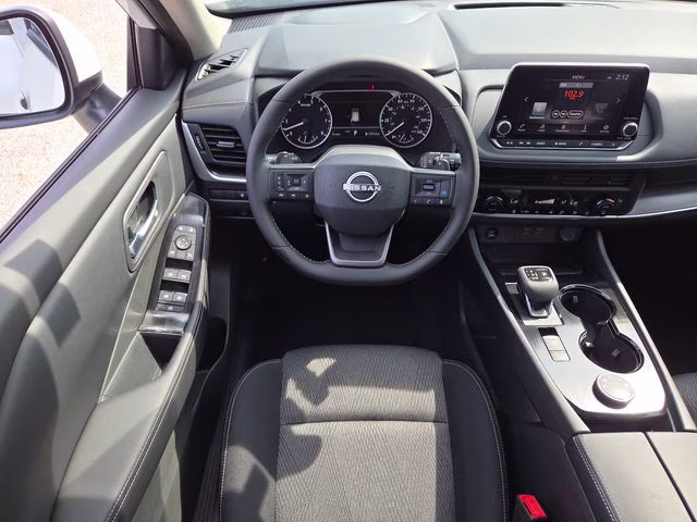 2026 Everest White Pearl Tricoat Nissan Rogue SV AWD SUV