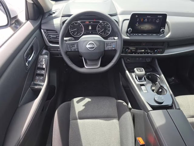 2026 Everest White Pearl Tricoat Nissan Rogue SV AWD SUV