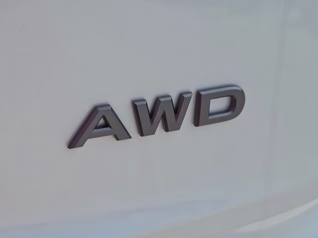 2026 Everest White Pearl Tricoat Nissan Rogue SV AWD SUV
