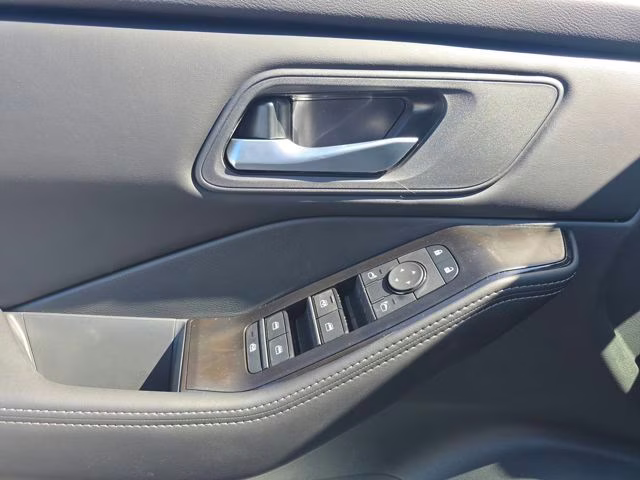 2026 Boulder Gray Pearl Nissan Rogue SV AWD SUV