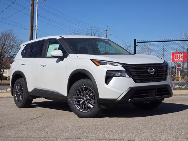 2026 Everest White Pearl Tricoat Nissan Rogue SV AWD SUV