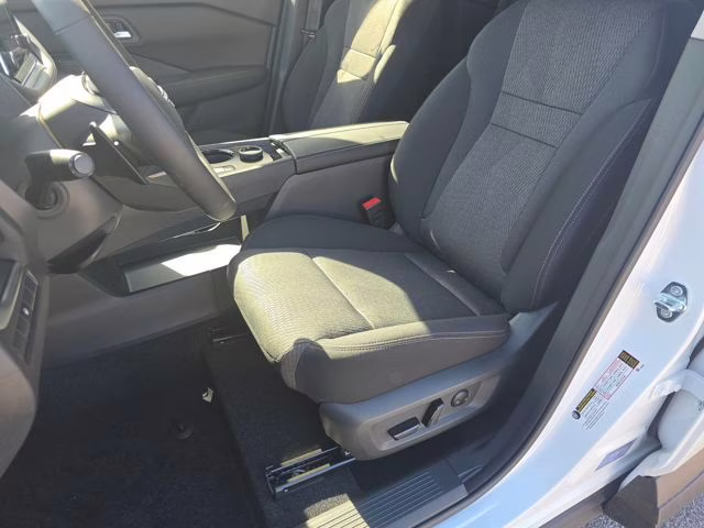 2026 Everest White Pearl Tricoat Nissan Rogue SV AWD SUV