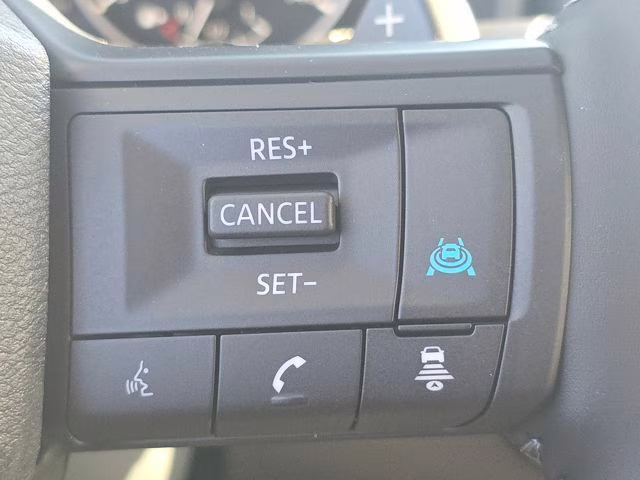 2026 Everest White Pearl Tricoat Nissan Rogue SV AWD SUV