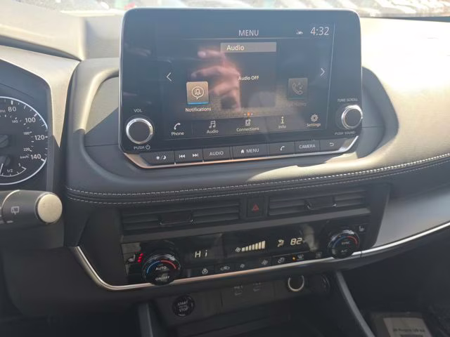 2026 Everest White Pearl Tricoat Nissan Rogue SV AWD SUV