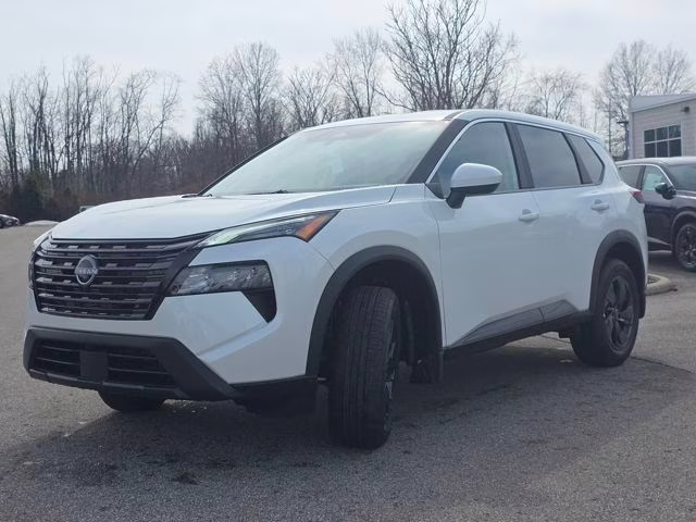 2026 Everest White Pearl Tricoat Nissan Rogue SV AWD SUV