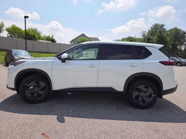 2026 Everest White Pearl Tricoat Nissan Rogue SV AWD SUV