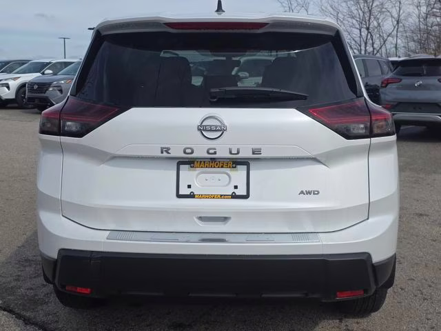 2026 Everest White Pearl Tricoat Nissan Rogue SV AWD SUV