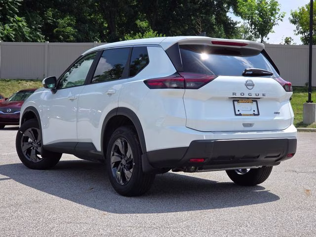 2026 Everest White Pearl Tricoat Nissan Rogue SV AWD SUV