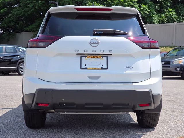 2026 Everest White Pearl Tricoat Nissan Rogue SV AWD SUV