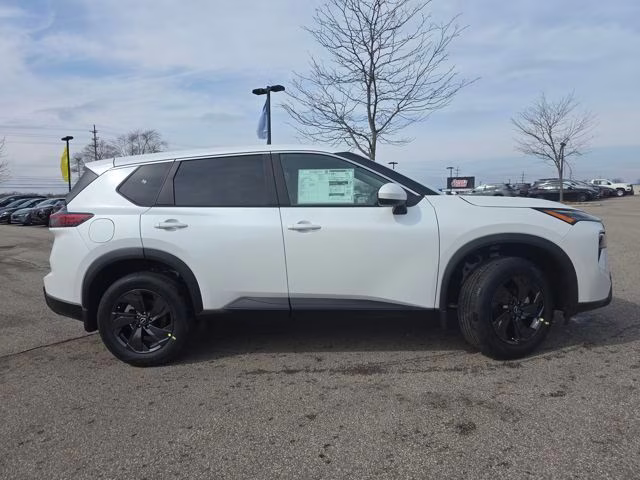 2026 Everest White Pearl Tricoat Nissan Rogue SV AWD SUV
