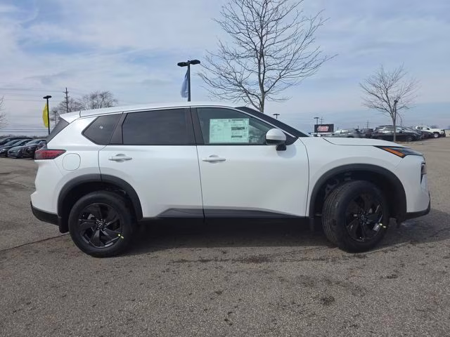 2026 Everest White Pearl Tricoat Nissan Rogue SV AWD SUV