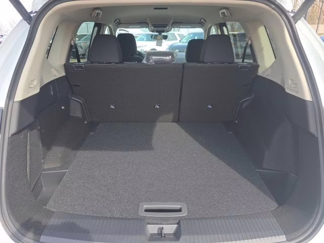 2026 Everest White Pearl Tricoat Nissan Rogue SV AWD SUV