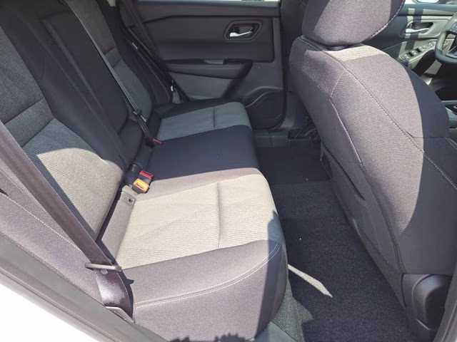2026 Everest White Pearl Tricoat Nissan Rogue SV AWD SUV