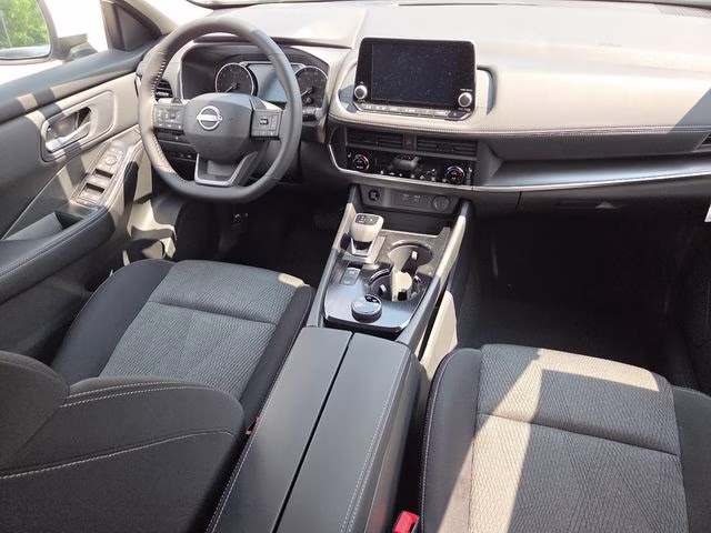 2026 Everest White Pearl Tricoat Nissan Rogue SV AWD SUV