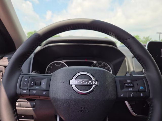 2026 Everest White Pearl Tricoat Nissan Rogue SV AWD SUV