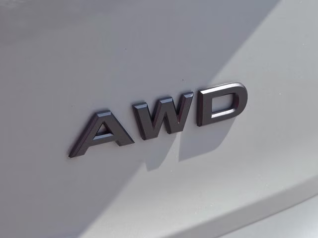 2026 Everest White Pearl Tricoat Nissan Rogue SV AWD SUV