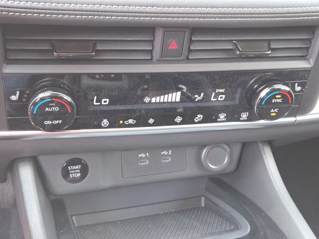 2026 Everest White Pearl Tricoat Nissan Rogue SV AWD SUV
