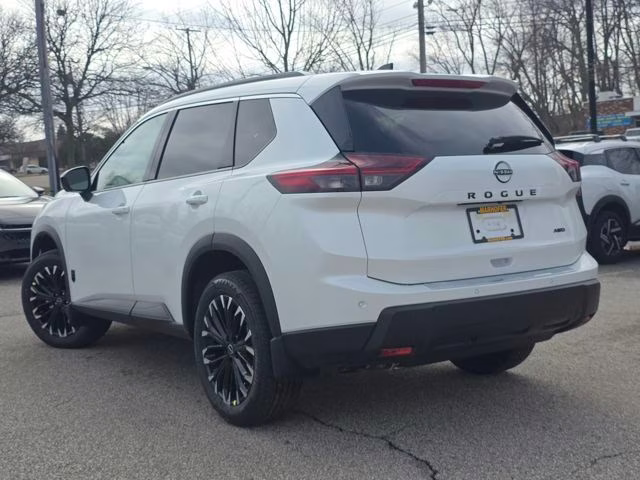 2026 Everest White Pearl Tricoat Nissan Rogue Dark Armor AWD SUV