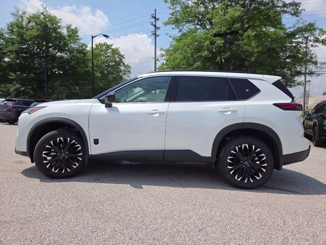 2026 Everest White Pearl Tricoat Nissan Rogue Dark Armor AWD SUV