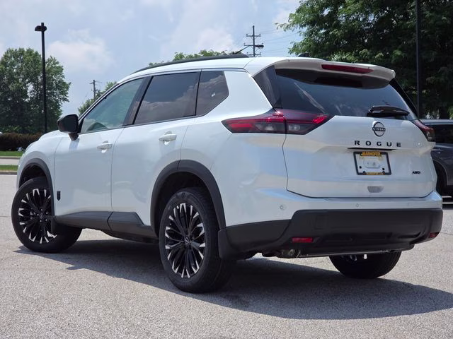 2026 Everest White Pearl Tricoat Nissan Rogue Dark Armor AWD SUV