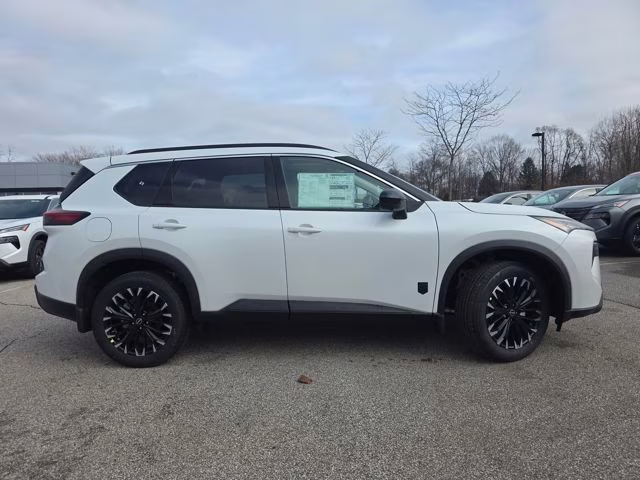 2026 Everest White Pearl Tricoat Nissan Rogue Dark Armor AWD SUV