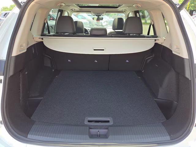 2026 Everest White Pearl Tricoat Nissan Rogue Dark Armor AWD SUV