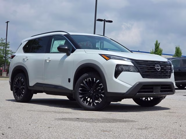 2026 Everest White Pearl Tricoat Nissan Rogue Dark Armor AWD SUV