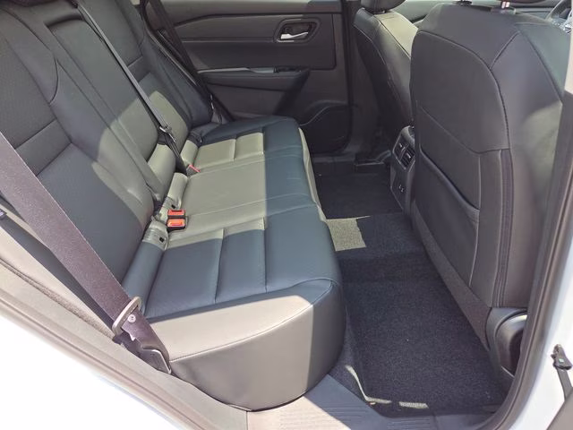2026 Everest White Pearl Tricoat Nissan Rogue Dark Armor AWD SUV