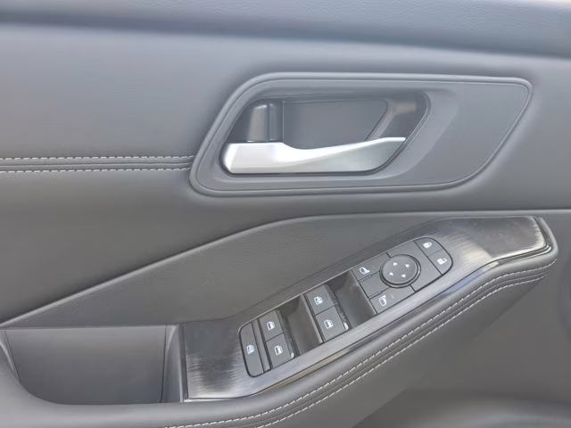 2026 Everest White Pearl Tricoat Nissan Rogue Dark Armor AWD SUV