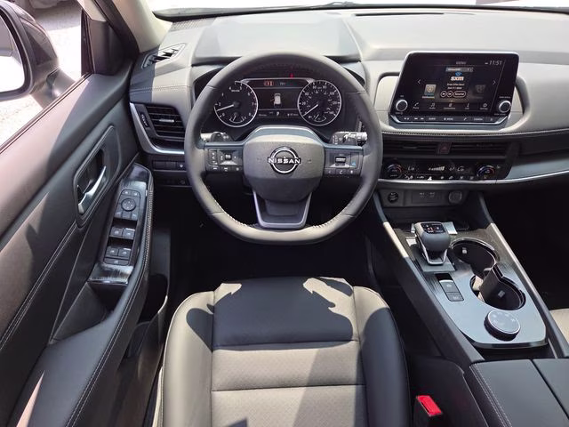 2026 Everest White Pearl Tricoat Nissan Rogue Dark Armor AWD SUV