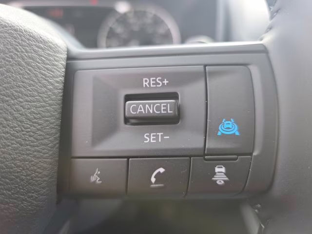 2026 Everest White Pearl Tricoat Nissan Rogue Dark Armor AWD SUV