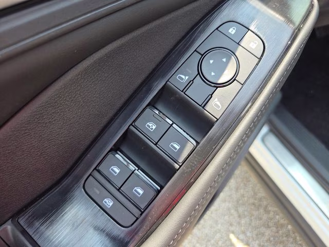 2026 Everest White Pearl Tricoat Nissan Rogue Dark Armor AWD SUV