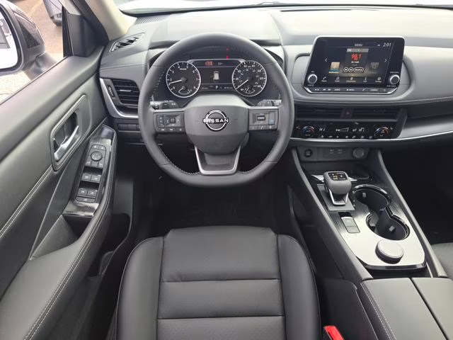 2026 Everest White Pearl Tricoat Nissan Rogue Dark Armor AWD SUV