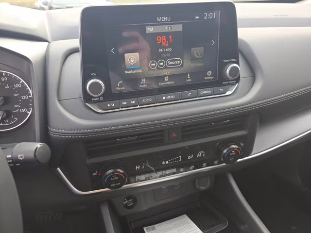 2026 Everest White Pearl Tricoat Nissan Rogue Dark Armor AWD SUV