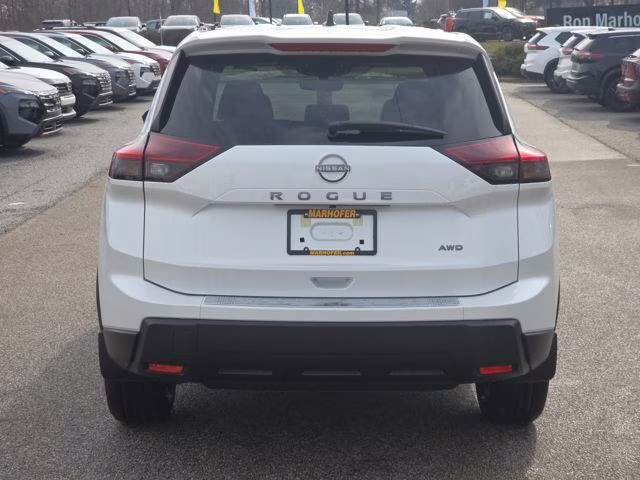 2026 Everest White Pearl Tricoat Nissan Rogue SV AWD SUV